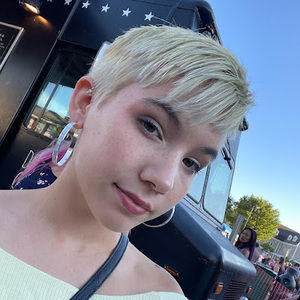 Meet your Posher, Bella